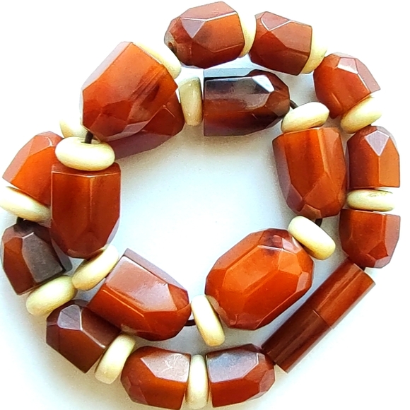 Bakelite Jewelry - Vintage Amber Bakelite Necklace